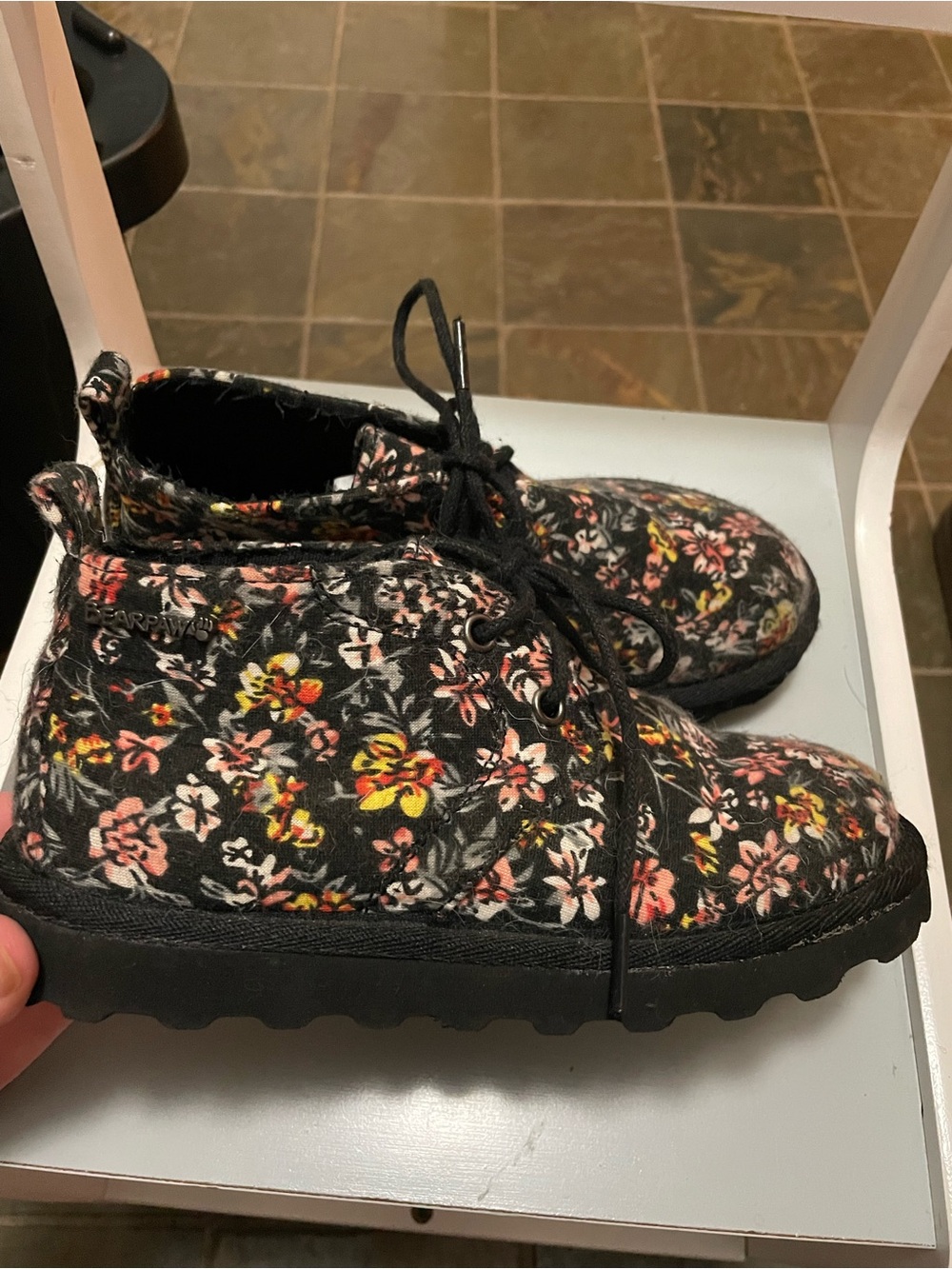 BEARPAW Floral Black Lace-Up boots
